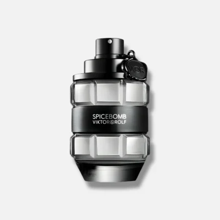 ویکتور اند رولف اسپایس بمب (Viktor & Rolf Spicebomb) عطری مردانه، گرم و ادویه‌ای با رایحه‌ای قوی و جذاب است. معرفی کامل نت‌ها، داستان عطر، فصل مناسب و ویژگی‌های این عطر محبوب مردانه.